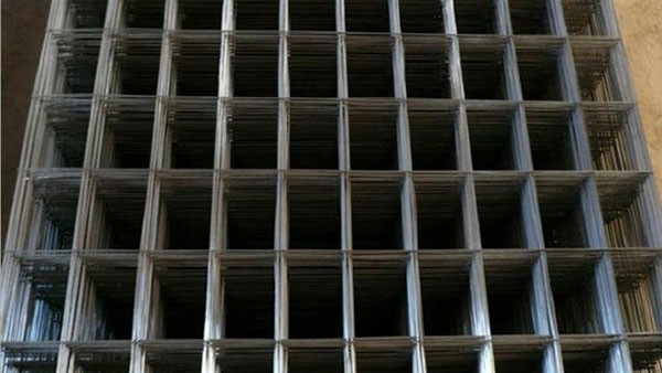 鍍(dù)鋅沖(chòng)孔(kǒng)網