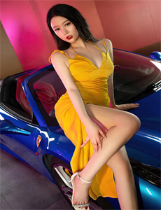 《玉女包玉婷-四个男生把我带到男厕所强》